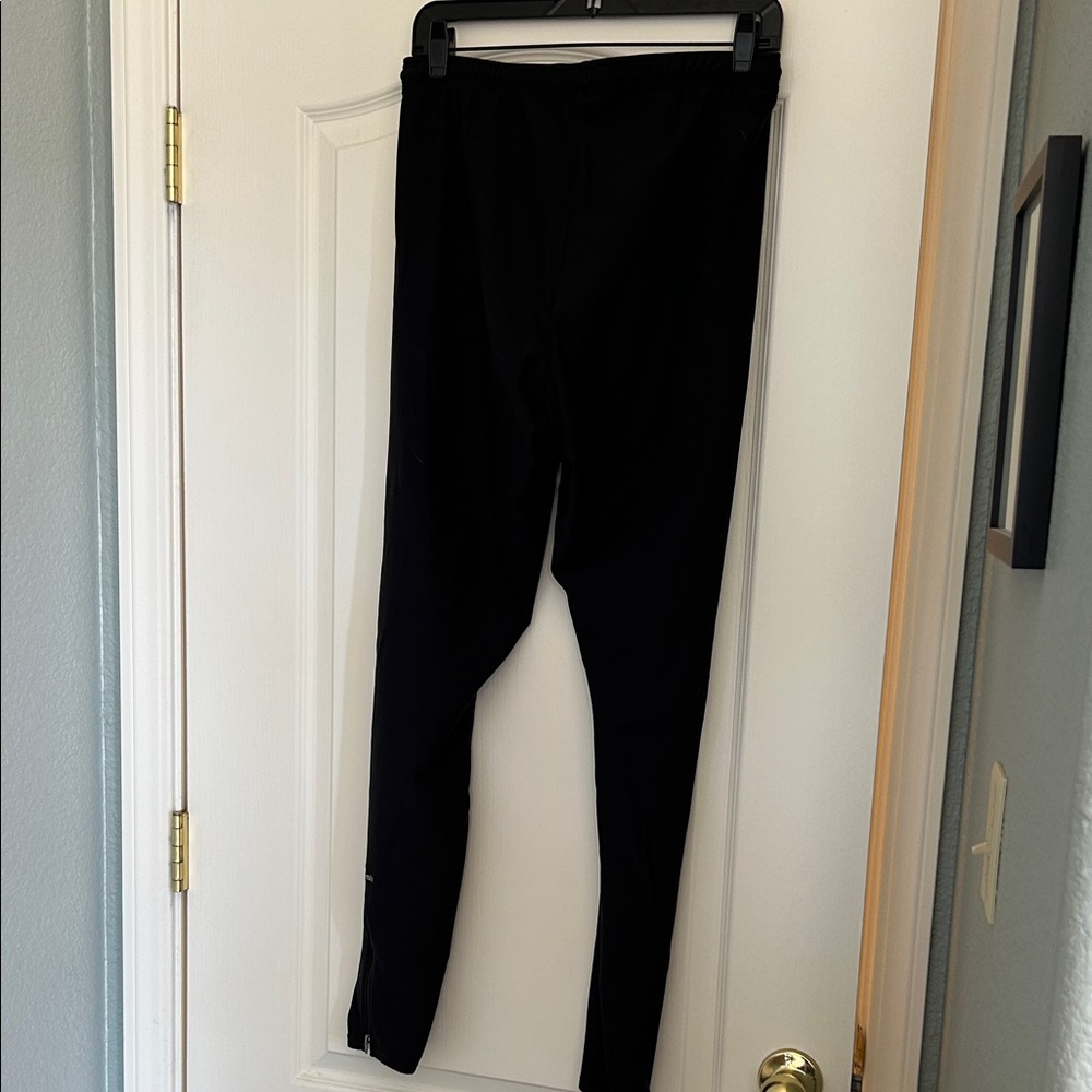 Patagonia Women's Black Active Leggings/Tights - Picture 4 of 4